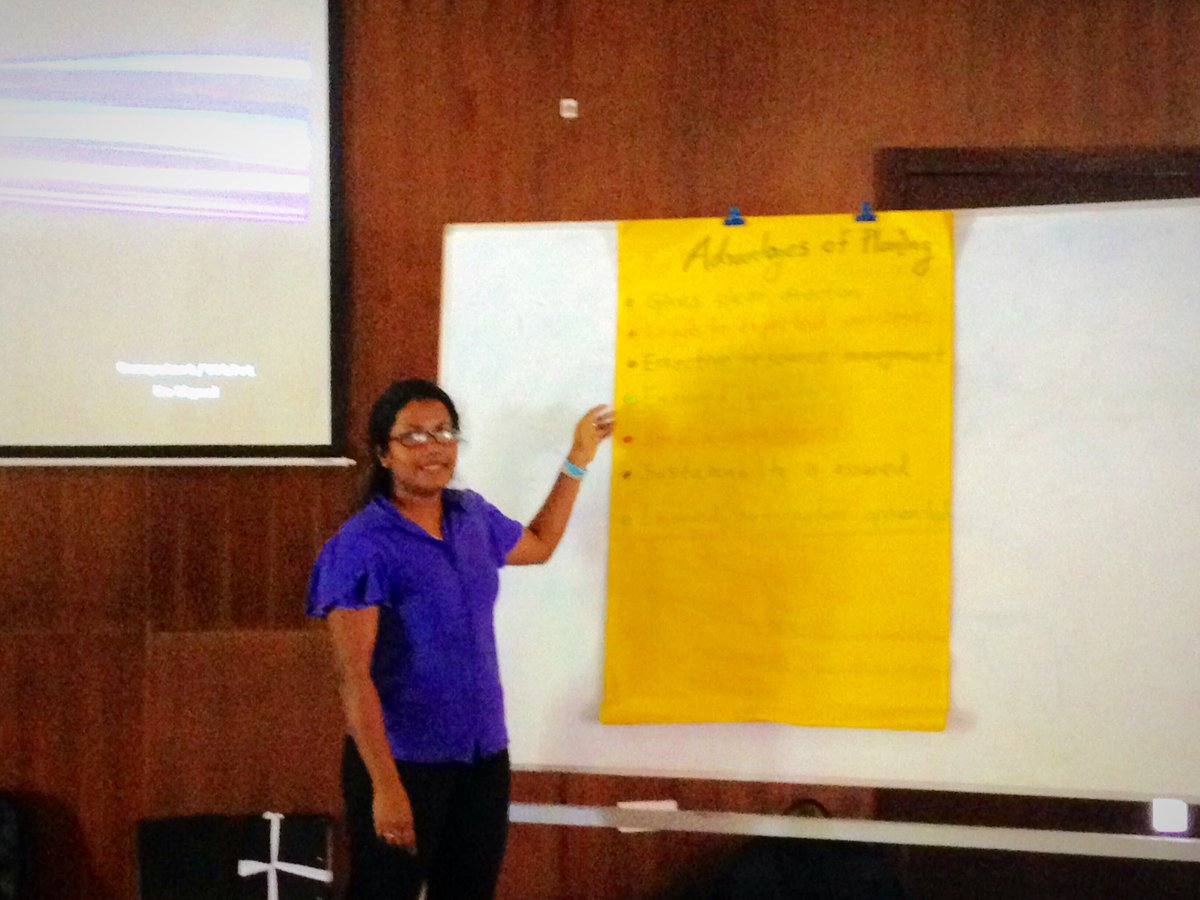 Hendryhelen's tweet photo. Active participation and presentation of the team who are participating at the #RedR workshop #ProjectPlanningandManagement #StaffCapacityBuilding #BuildingtheTeam #InvestOnTeam #ASSET @wuscSL https://t.co/PDh623iHeq