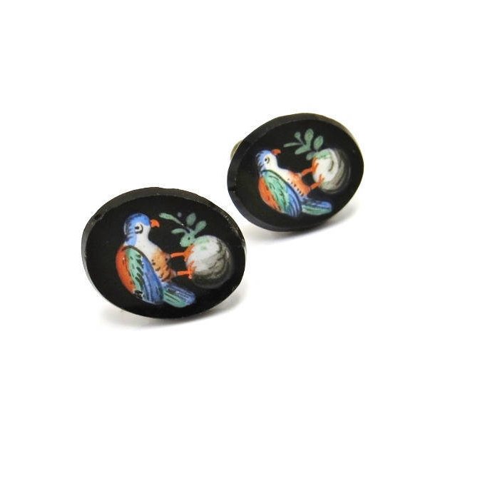 Vintage Bird Earrings Black Glass Handpainted Parrot Jewelry tuppu.net/92b99c00 #Victorian #antiquejewelry #vintagejewelry #Etsy #Unique #artdeco #ParrotEarrings