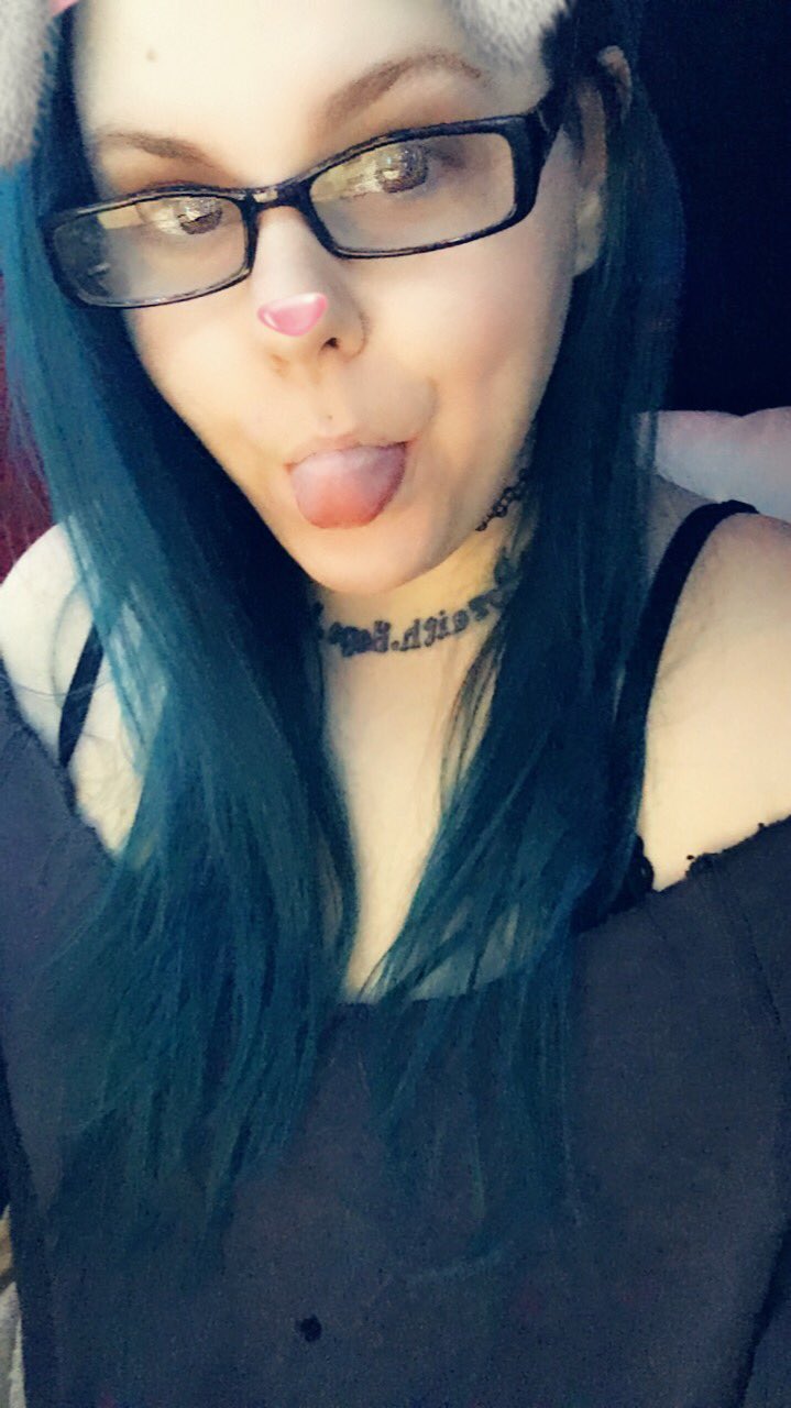 #goal is to be back on cam tomorrow afternoon! #easterntime anyone who $ends $20 or more to my #paypal or #cashapp will get #Facebook #Snapchat or #lol access for 3 months! Tons of #nudes included! https://t.co/5wdFs1L1pW