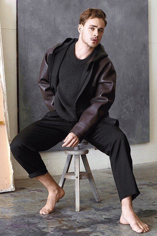 Chris On Twitter Finally A Decent Barefoot Picture Of The Delicious Dacremontgomery He S A Hotter Zac Efron And Looks Like He D Be A Beast In Bed Https T Co Slhlovebig Twitter