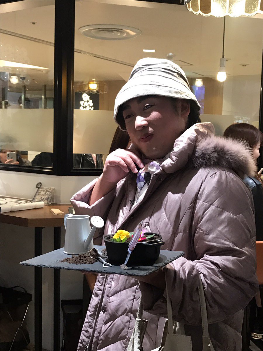 The Guest Cafe Diner 池袋パルコ店 Auf Twitter キヨちゃん先生ご来店ありがとうございました キヨちゃん先生曰く 泥に味をつけたパフェも大好評ですので是非クリエイターズ ファイル珈琲店で甘いひとときを 美味しいティラミスパフェです 私たちは ガーベラ