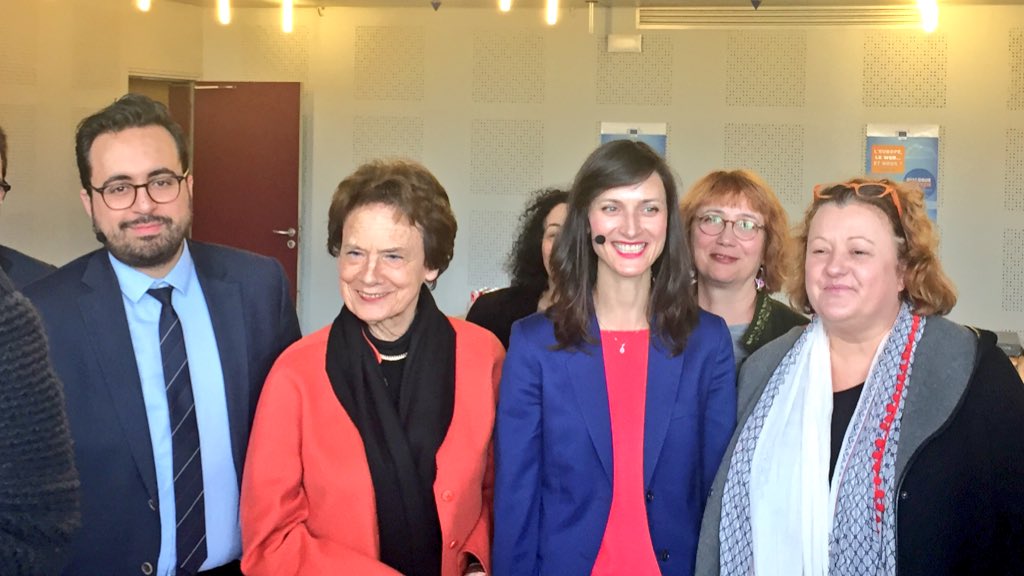 Nous participons à un dialogue citoyen avec <a href="/mounir/">Mounir Mahjoubi</a> et <a href="/GabrielMariya/">Mariya Gabriel</a> sur l'#Europe et le #numérique aux <a href="/halles_civiques/">Les Halles Civiques</a> Belleville ! À suivre en direct sur #EUdialogues m.facebook.com/ueenfrance