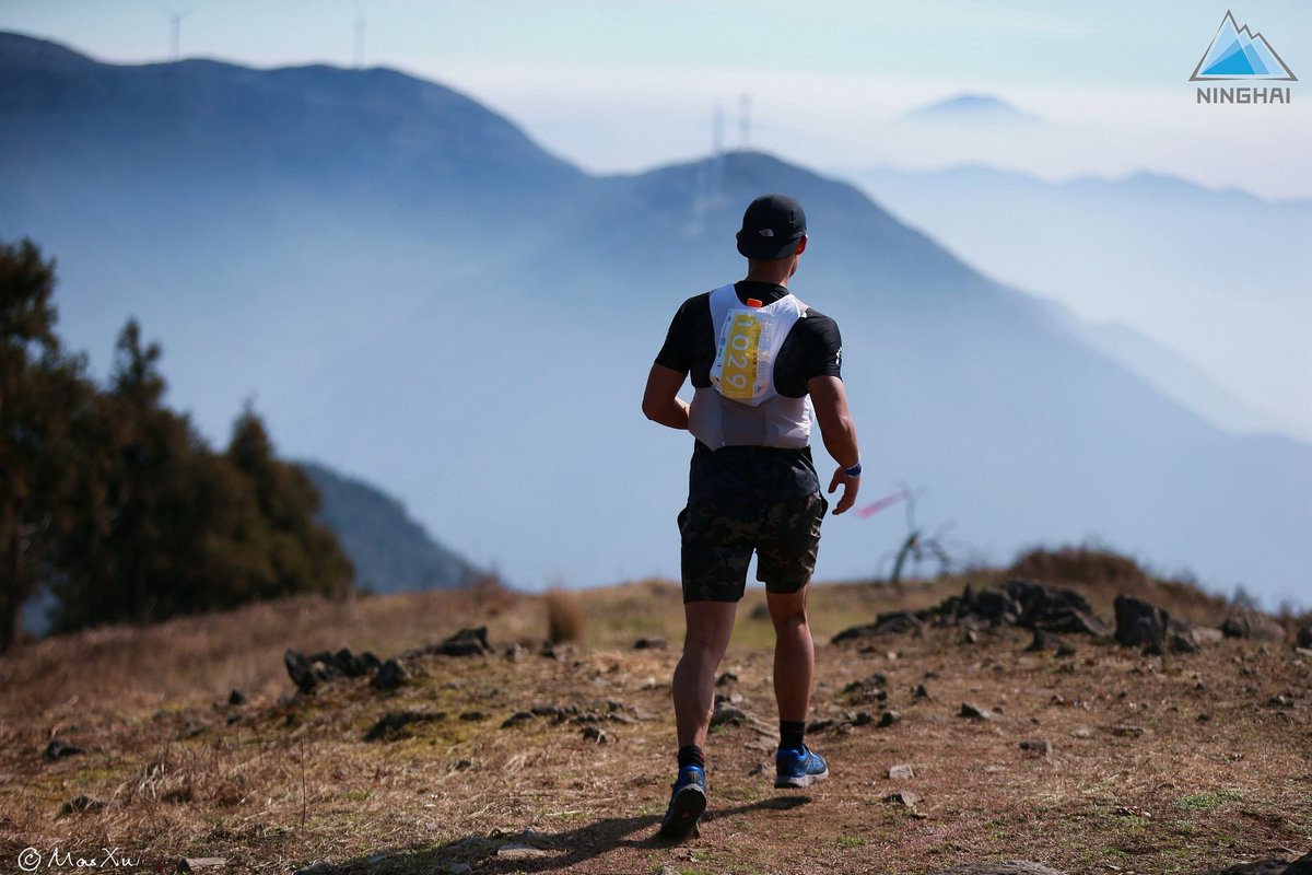 UltraNinghai's tweet photo. Looks like a high altitude race? Here's a stunning view of eastern China. Come and see this @Ultra-Trail Ninghai. #UTNH #salomonrunning #intohighcountry #runthepeaks #traillove #trailruning #ultratrail #utwt #runner #runsteep https://t.co/H1bUZSGcjn