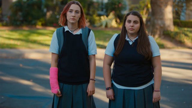 ValenMatty's tweet image. Un racconto di formazione all'apparenza semplice e poco "innovativo", ma che rivela invece un fondo di malinconica e poetica visione della vita, in tutte le sue fasi.
Io l'ho adorato! #ladybird #lasediapurpureadelcinema bit.ly/2HAn2rj