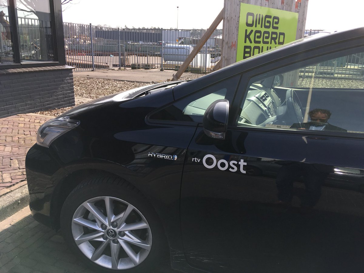 Zojuist opnames gemaakt bij deelnemer <a href="/kamphuissloop/">Kamphuis Sloopwerken</a> over coöperatie Asbestschakel, morgenavond een reportage op <a href="/rtvoost/">RTV Oost</a> #asbestdaken #asbestversnelling