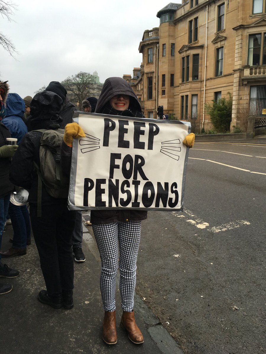 mairi_power's tweet photo. Sign is still going strong & the support of us #modernities students is unwavering #studentsupport #USSstrike @ucuglasgow @rachelashenden https://t.co/XaEGLE1TrW