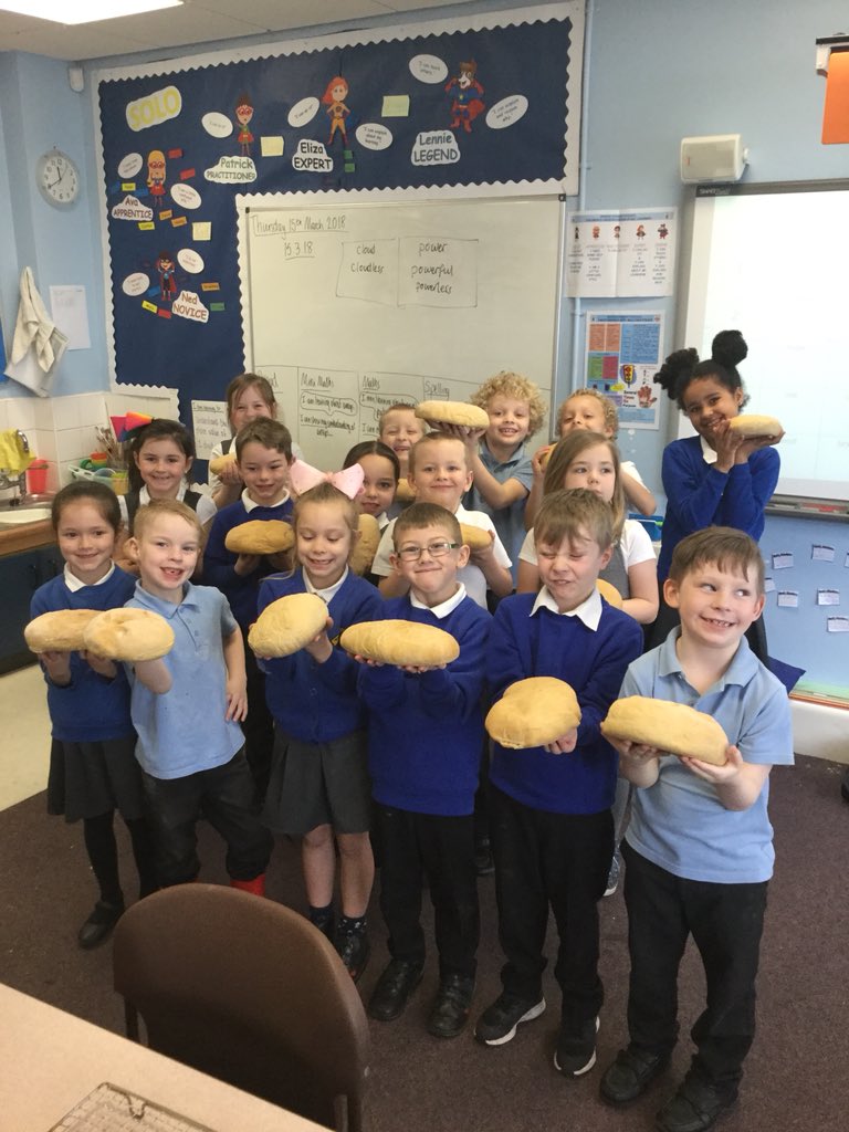 manorschwirral's tweet photo. Incredible baking year 2! What do you think @malejudge any star bakers??? https://t.co/VwxgXk9Zqu