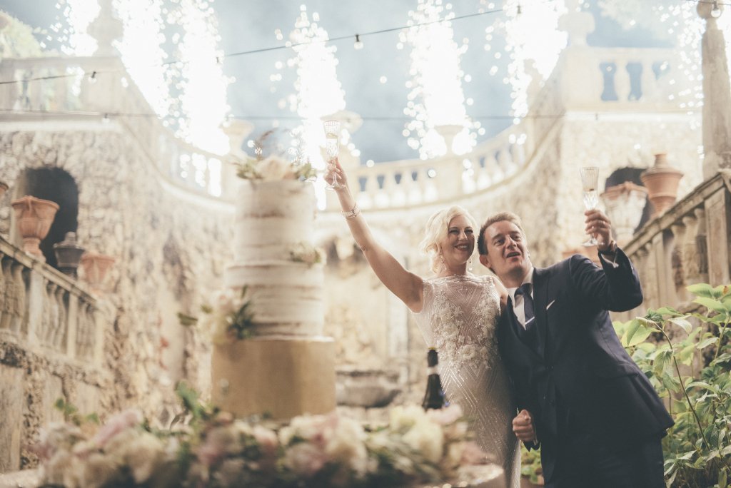 Glorious Deco Wedding at Villa Gamberaia divinedayphotography.com/2018/03/15/glo…