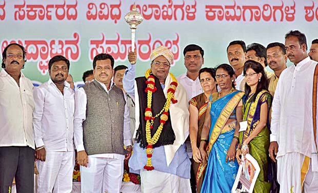 morethan4lines's tweet photo. @CMofKarnataka ಮಾನ್ಯ ಮುಖ್ಯಮಂತ್ರಿಗಳೇ, ಬರೀ ಕಾಮಗಾರಿ ಶಿಲಾನ್ಯಾಸ ಹಾಗು ಉದ್ಘಾಟನೆ ಅಷ್ಟೇ ಮಾಡಿದರೆ ಸಾಲದು, ಆಗಿರುವಂತ ಕಾಮಗಾರಿಯನ್ನು ಕಾಪಡುವುದೂ ಸಹ ತಮ್ಮ ಹಾಗು ನಮ್ಮೆಲ್ಲರ ಜವಾಬ್ದಾರಿ ಎನ್ನುವುದು ನೆನಪಿರಲಿ https://t.co/pIXizULiex