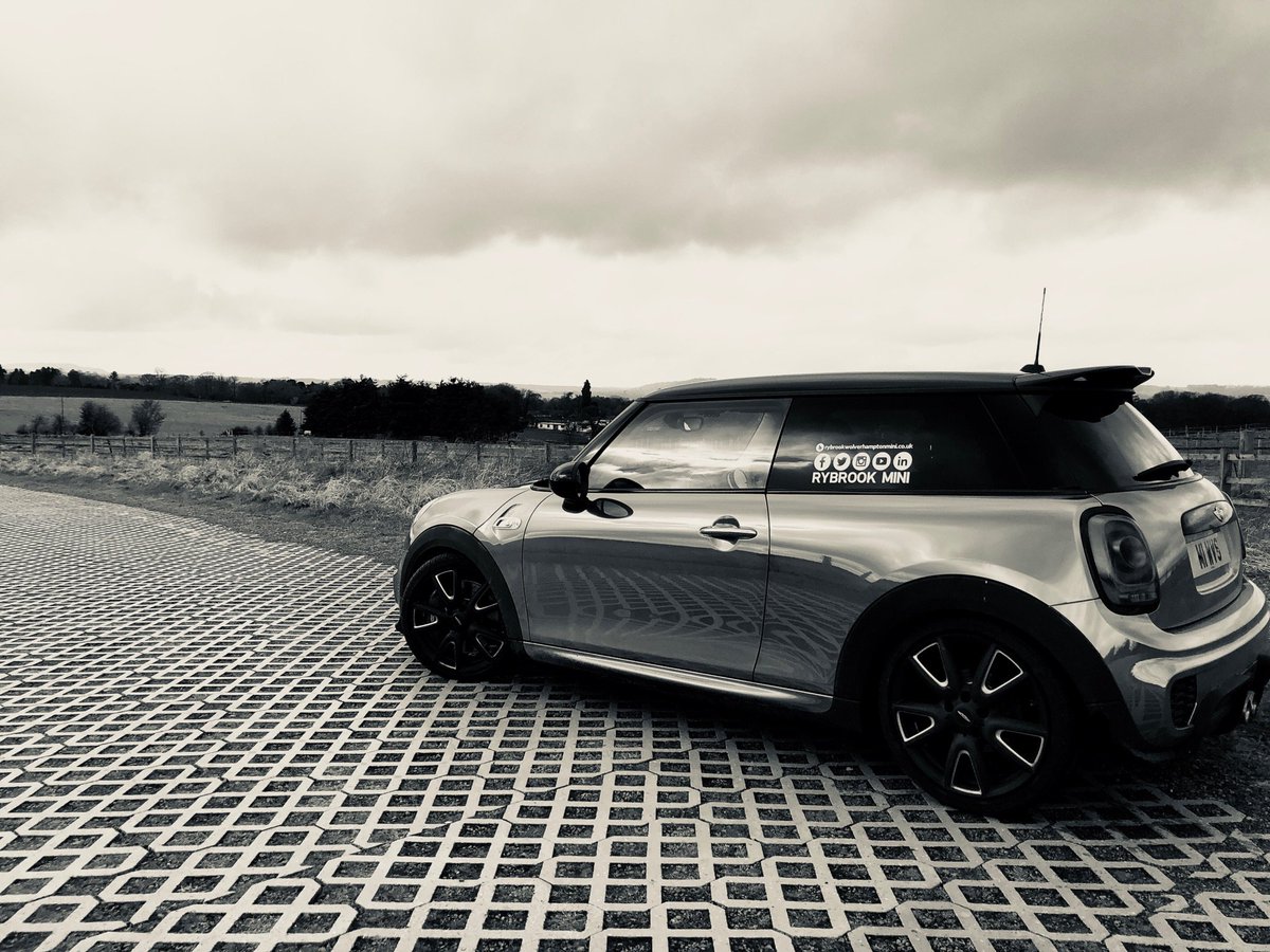 MrJodyCraddock's tweet image. Doesn’t show it’s full on shiny orange wrap but still looks awesome in black and white.. @Wolves_MINI