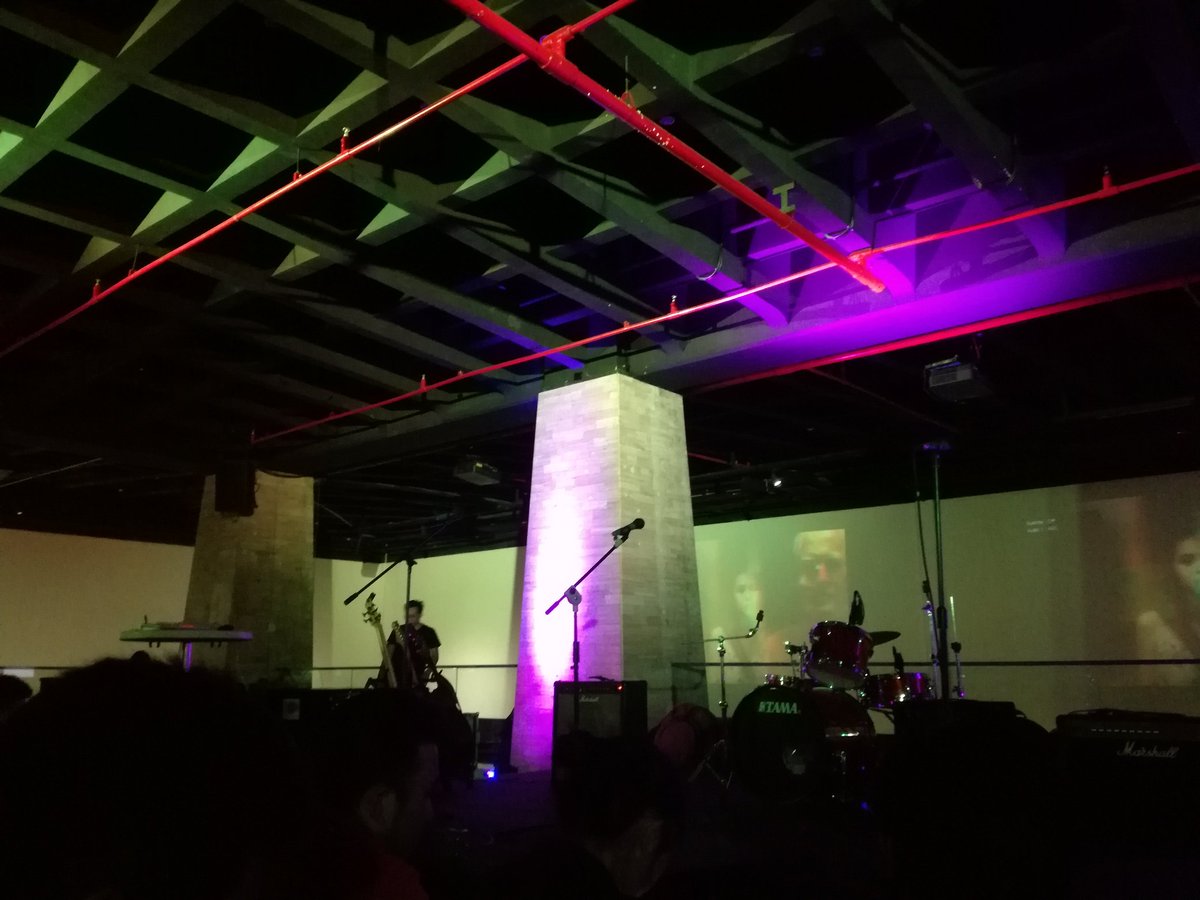 eibhrum's tweet image. s o 
  m u c h 
    a e s t h e t i c s
         🌌✨
#paralleluniversemv
#CBParallelUniverse