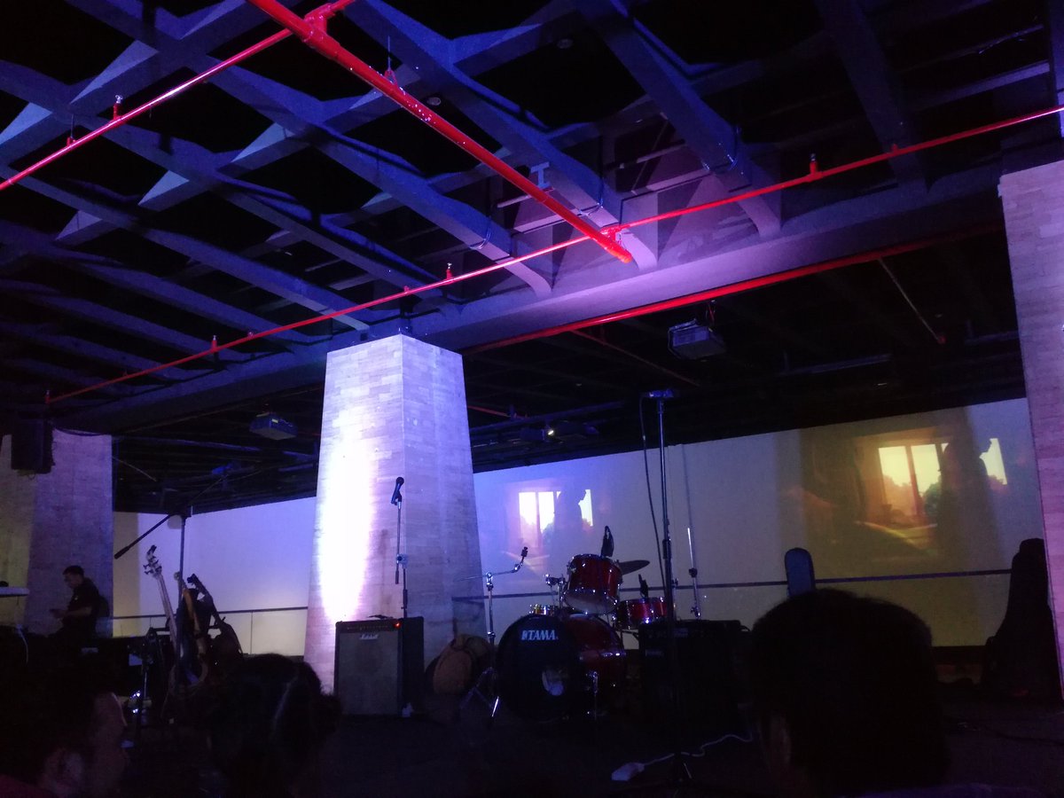 eibhrum's tweet image. s o 
  m u c h 
    a e s t h e t i c s
         🌌✨
#paralleluniversemv
#CBParallelUniverse