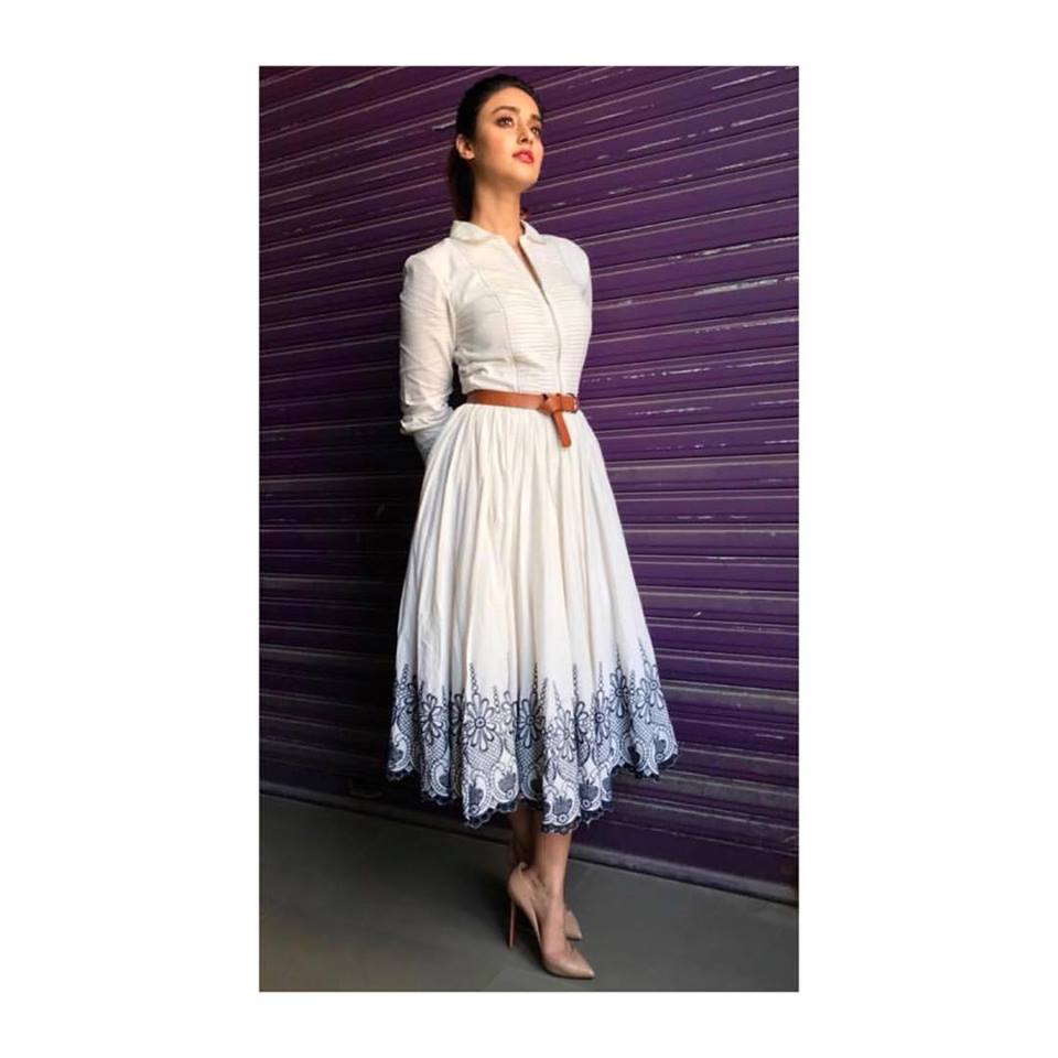 The summer dress <a href="/Ileana_Official/">Ileana D'Cruz</a> wore is now available for pre order ! Click the #link to shop- labelritukumar.com/white-embroide…