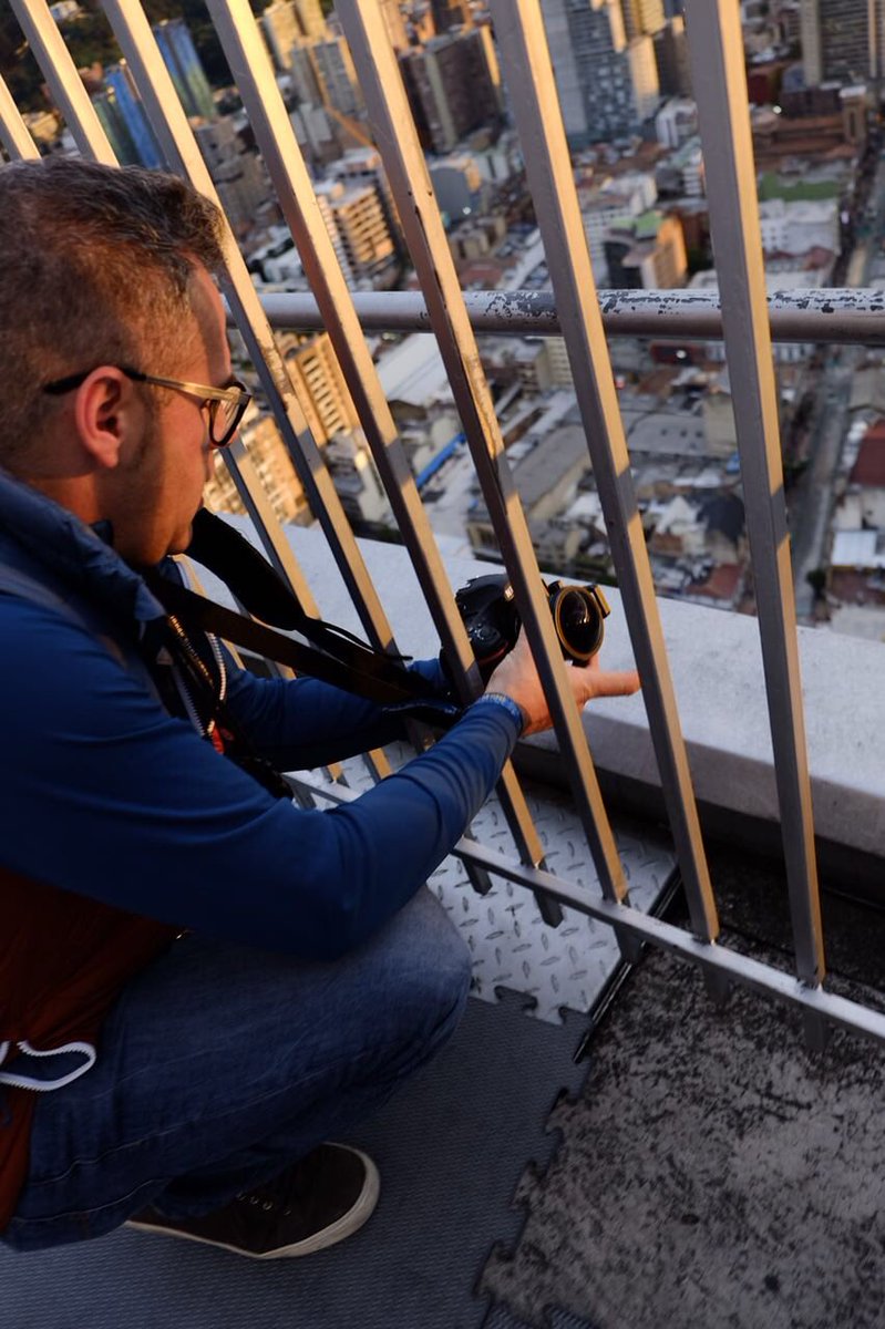 marioexposure's tweet image. Momentos divertidos y arriesgados en la torre #Colpatria de #Bogotá para aprender fotografía 360º con @astromario