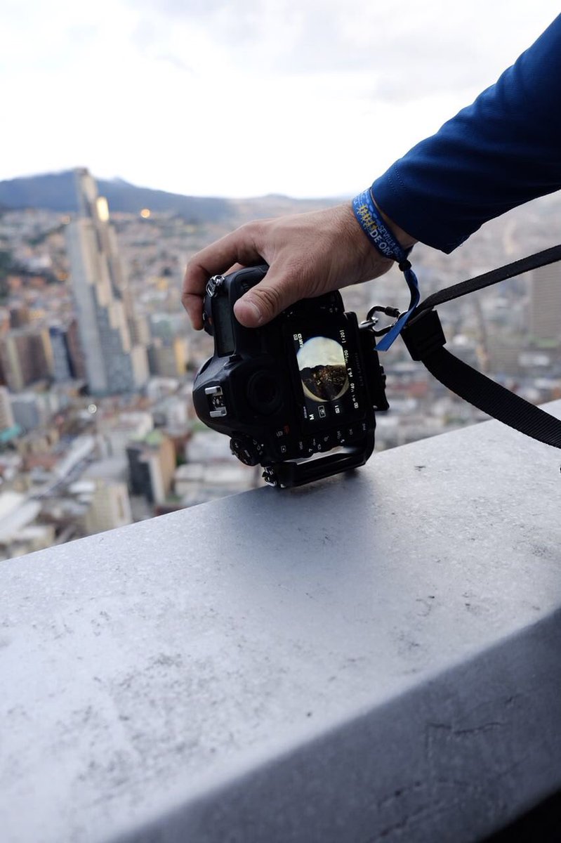 marioexposure's tweet image. Momentos divertidos y arriesgados en la torre #Colpatria de #Bogotá para aprender fotografía 360º con @astromario