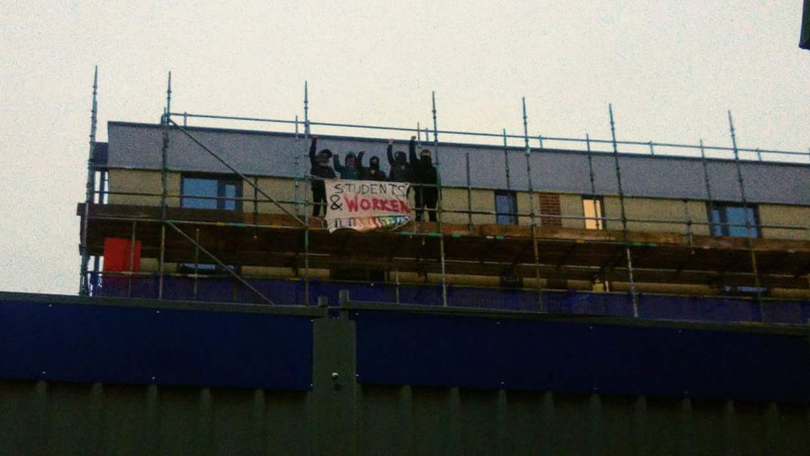 BREAKING: 14th occupation! Students at Sussex have taken over a building in solidarity with the #USSstrikes, to protest high rent and demand full union rights for construction workers.

There's also a national demo on campus planned for 1pm!