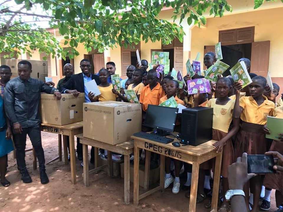 hallaboutafrica's tweet photo. Congrats Ghana's Owura Kwadwo Hottish. After pic goes viral of ICT teacher laboriously drawing Microsoft Word interface on blackboard for his class, Microsoft gives his students computers, sends him to Singapore for ICT summit. https://t.co/vs4hnNPqPK https://t.co/TZkSE0eSoo