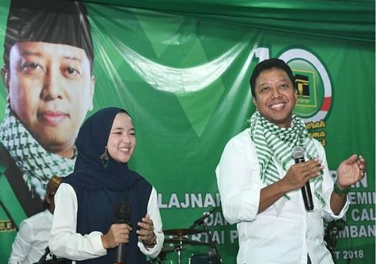 Daus0821's tweet photo. #LP2PPP duet pak ketum @romahurmuzy dgn nissa sabyan di acara LP2PPP
@romahurmuzy
@MRomahurmuziy
@DPP_PPP
@arsul_sani
@HM_AmirUskara
@MuhAras_01
@nursyamamin
@ppp_gowa
@PPP10juara https://t.co/mbbUlKfPOV