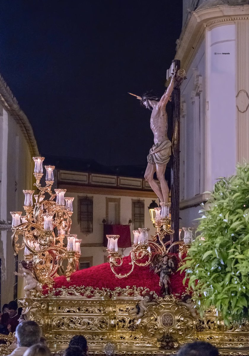veracruzolivare's tweet photo. No quiero que llegues...quiero OÍRTE llegar..

LLEGARÁS, 
y sueño cada noche con el día, 
pero no vengas todavía, 
deja que te espere un poco más.

...A tan sólo dos Jueves ⏳
SÓLO 2️⃣‼️🤩

JUEVES SANTO 2018 🔜

📸 Exteban Torres https://t.co/DXogpJF2M4