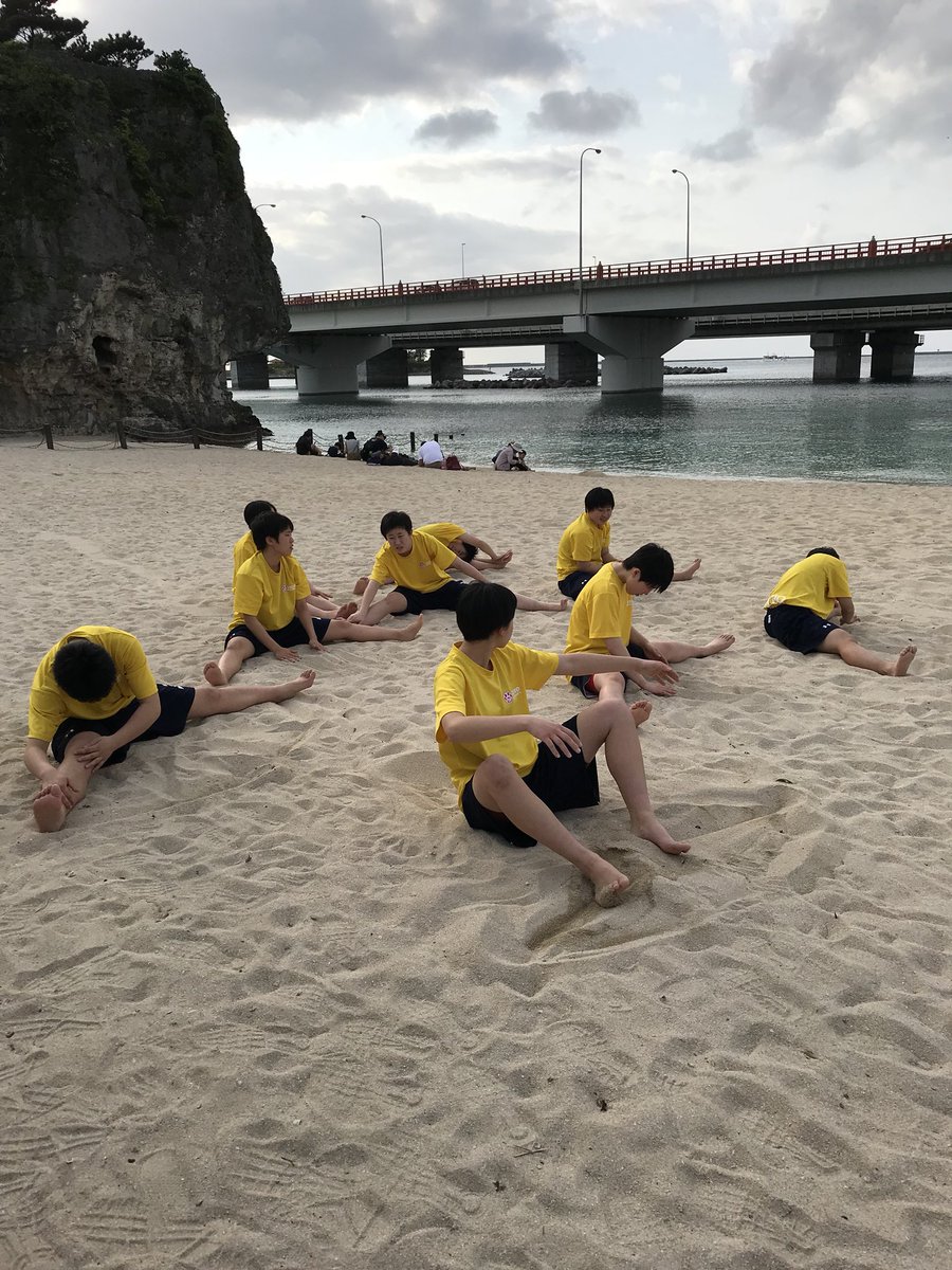 明豊女子バスケットボール部 九州大会で沖縄です 沖縄に来ても砂浜トレーニングです 明豊女子バスケットボール部 九州大会で沖縄です 沖縄に来ても砂浜トレーニングです