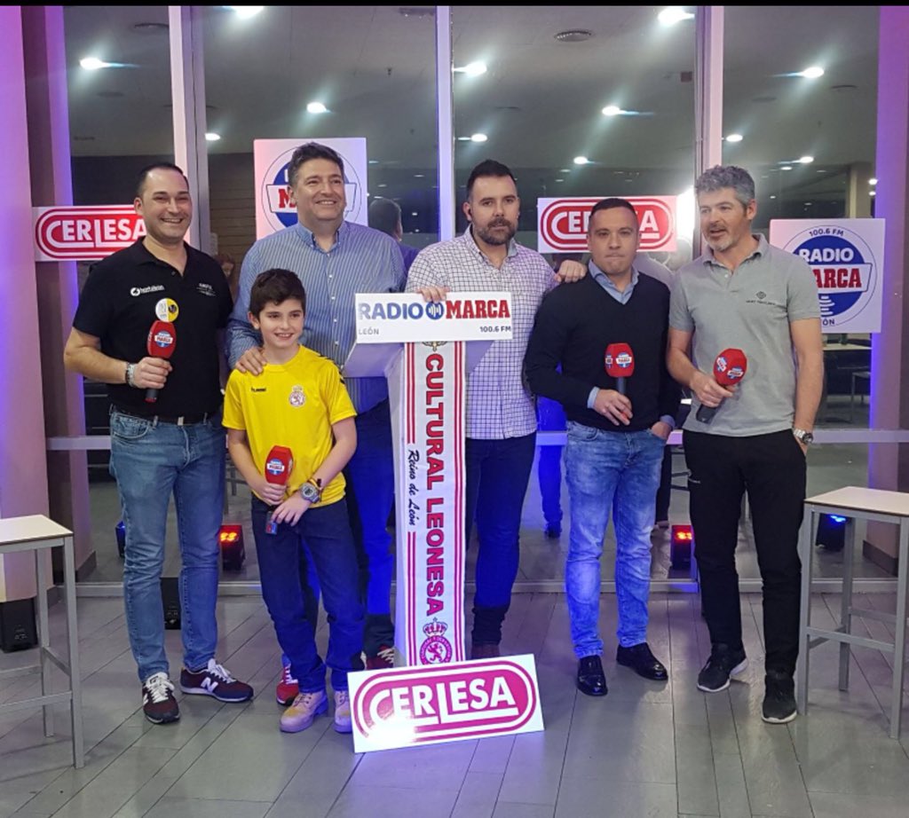 cerlesaleon's tweet photo. Tertulia del aficionado con @RMarcaLeon  #cerlesaconlacultu #cerlesa #hosteleon https://t.co/R8zJtUvsBW