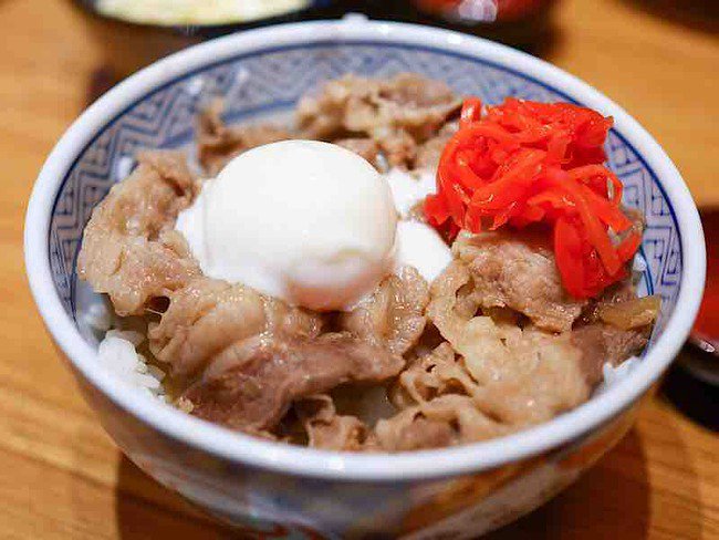 omarubucho's tweet photo. シンガポール部【SINGAPORE CLUB】
吉野家 Yoshinoya ドリンクバーにWi-Fi、ゆったり楽しめる!?
 牛丼でおなじみ吉野家に行ってみた
https://t.co/ijhGYpmI38 https://t.co/MorlUY9Qs8
