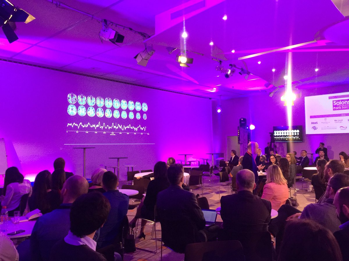 Planet_Intus's tweet photo. @ComInTech_FR présente et studieuse au salon #ComInTech lors de la conf. la révolution des neurosciences https://t.co/HoEDdHFbGq