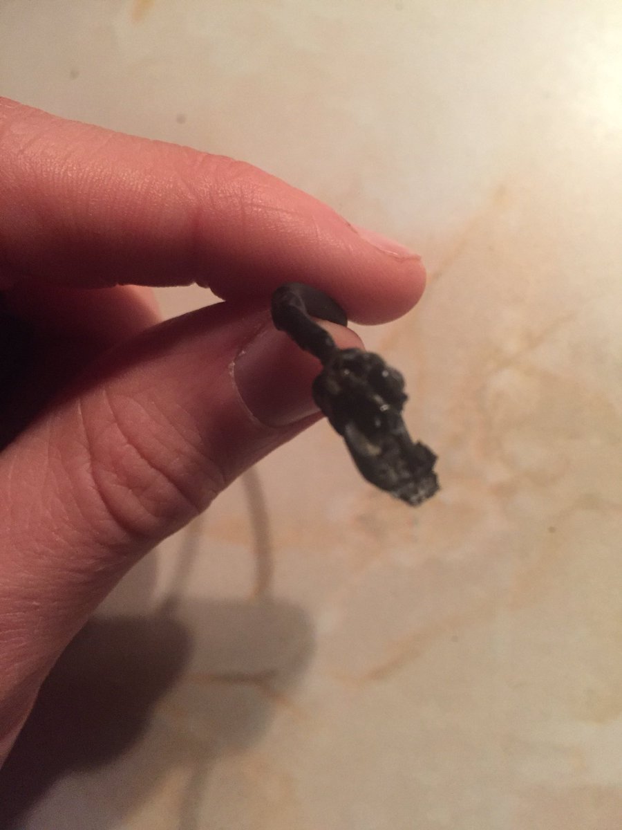kristofer150's tweet photo. @ShimanoROAD @RideShimano have you seen this before ? Cabling just over a year old. Di2 stoped checked and cables burnt. Needed to replace junction box and cable https://t.co/vkxud3yz8U