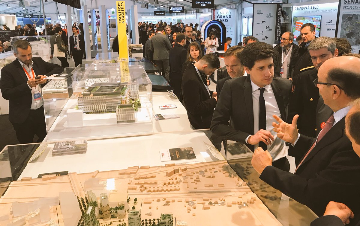 . <a href="/J_Denormandie/">Julien Denormandie</a>, French Secretary of State in charge of Housig, gazing at #MarneEurope cc @Marne_la_Vallee