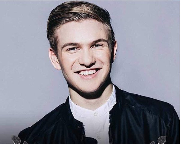 IcelandTravelTO's tweet photo. Everything you need to know about Iceland's Eurovision entry.. https://t.co/P9rVYmKfcE #iceland #icelandtravel #travel #Eurovision #Eurovision2018 #OurChoise #12stig #music #musicfestival #songcontest https://t.co/PdRSVvqMOD
