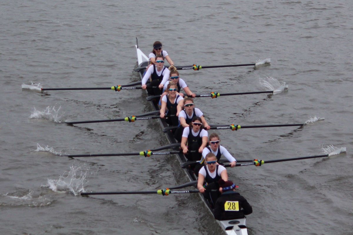 keithatkinson8's tweet photo. Nottingham Rowing Club shoot Hammersmith Bridge after taking out Nottingham University. https://t.co/sXwHnLVMyD