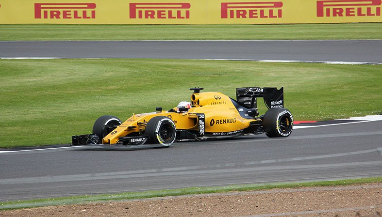 Use your sporting passion as a theme for your #wedding #tableplan and wedding breakfast. We can create a personalised, bespoke #design to your exact spec, or give us a rough brief and we'll do the rest! #f1 #sport #passion #design #weddings🏎️💕🏁😘