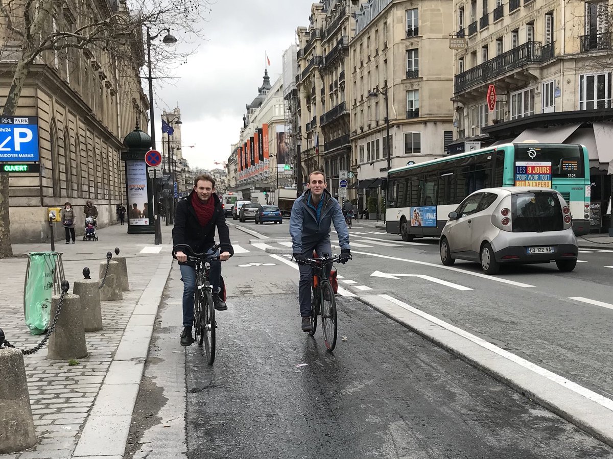 LeopoldHourquet's tweet photo. Quel plaisir d’arpenter Rivoli dans LES DEUX SENS sur une belle piste cyclable toute neuve !😍 https://t.co/bqKv3IgzS2