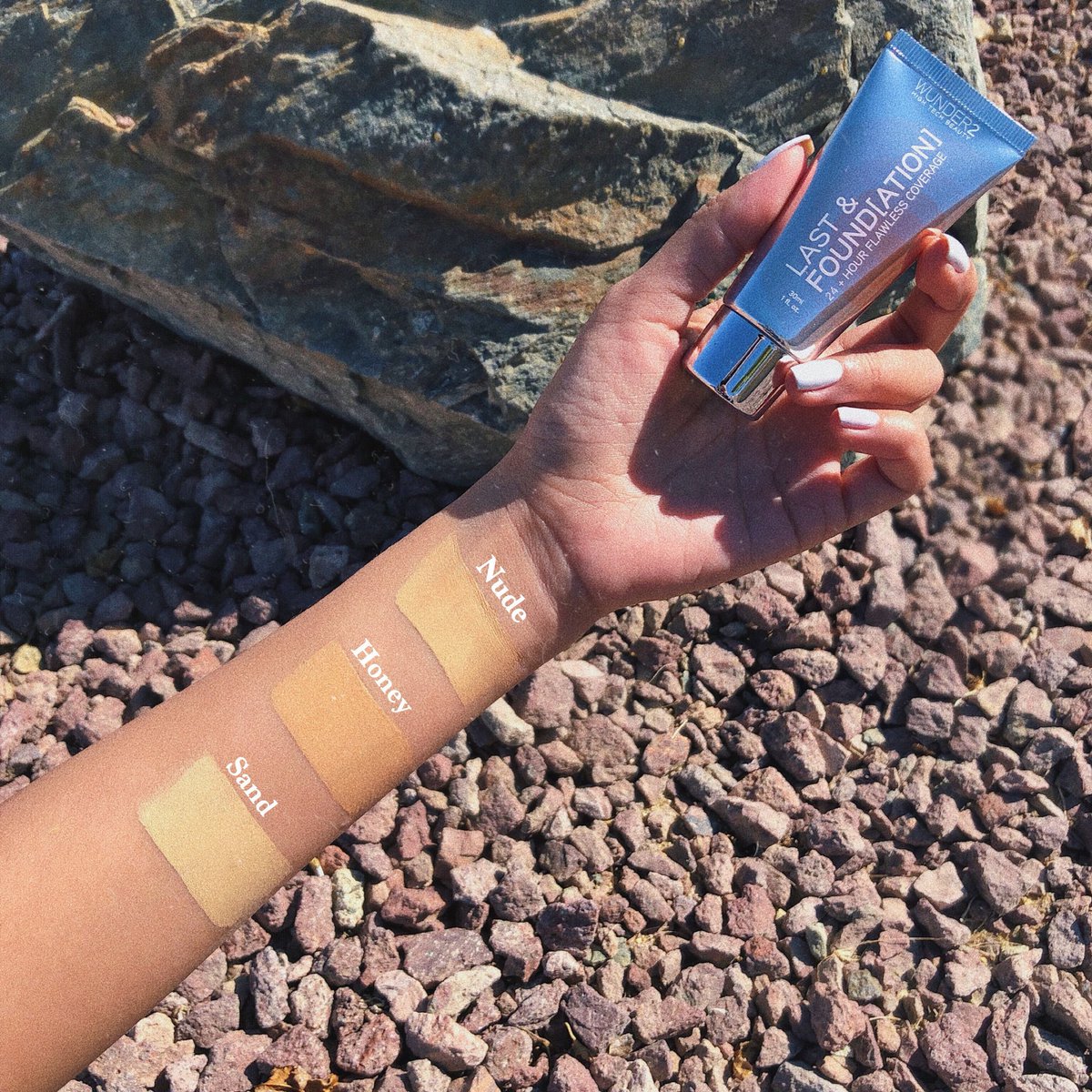 WunderBrow's tweet photo. That lit from within glow 🤩 @chebaltazawrr 

FOUNDATION: Last &amp; Found[ation] in N20 Sand, N30 Nude &amp; N40 Honey 

#makeup #beauty #cosmetics #mua #bblogger #foundation https://t.co/H8ZZZB9fd1