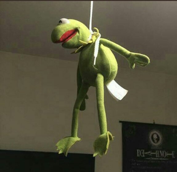 HumorRQ's tweet image. *primeira morte* 

eu: kk normal sempre tem alguém que morre nos livros

*738283738° morte*

eu: