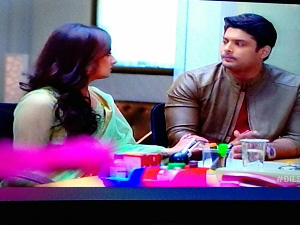 YuliatinLia's tweet photo. Ibu titipan #DILSEDILTAK04 @SeriesANTV @akangobet https://t.co/4fa44rYecz