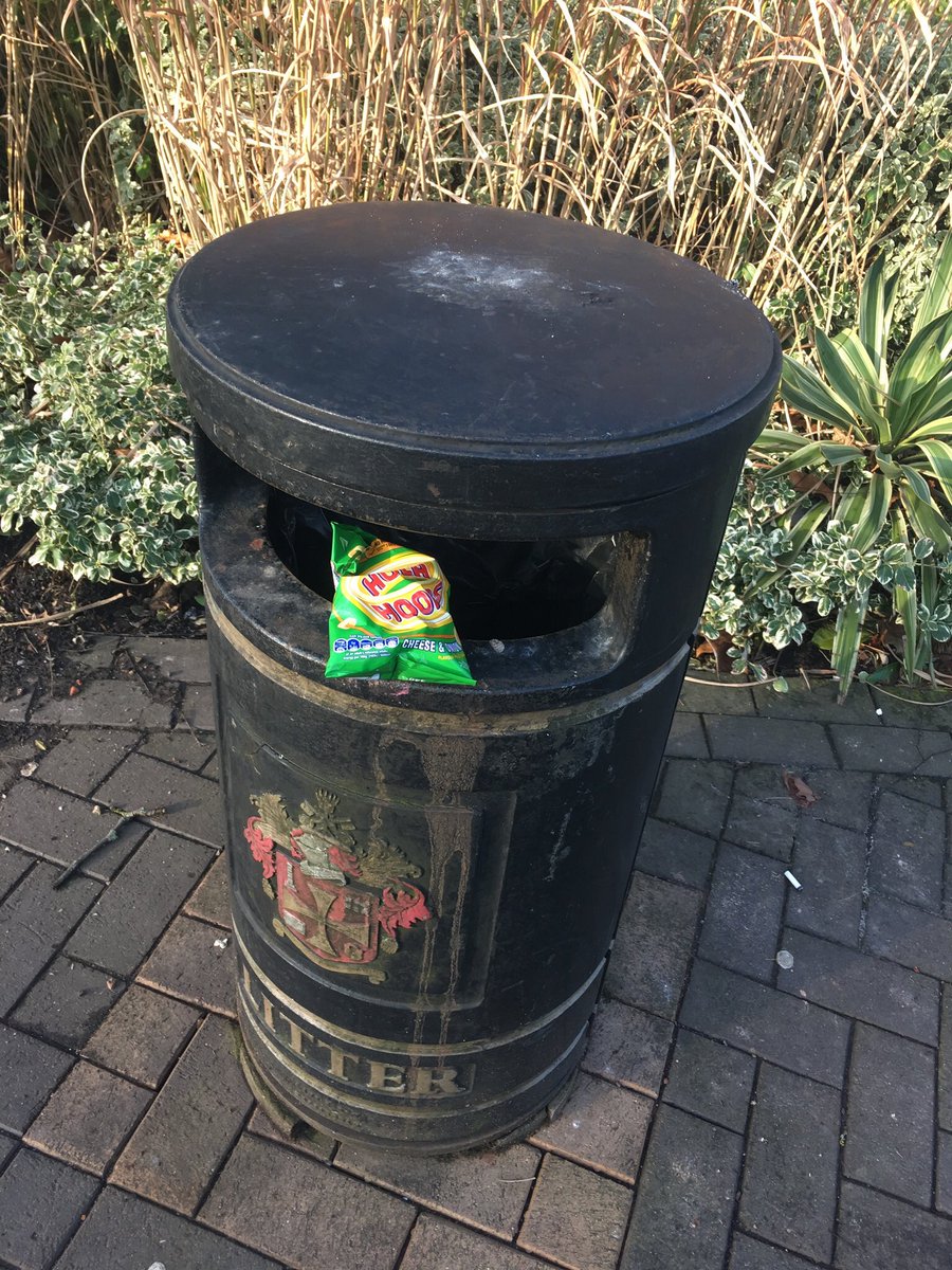 WVClean's tweet photo. Seriously, is it that difficult to put something in the bin properly? Come on people, there’s only so much we can do. Do your bit and @KeepBritainTidy #KeepWolvesClean 💚#ThursdayThoughts https://t.co/RvKHqObEaJ