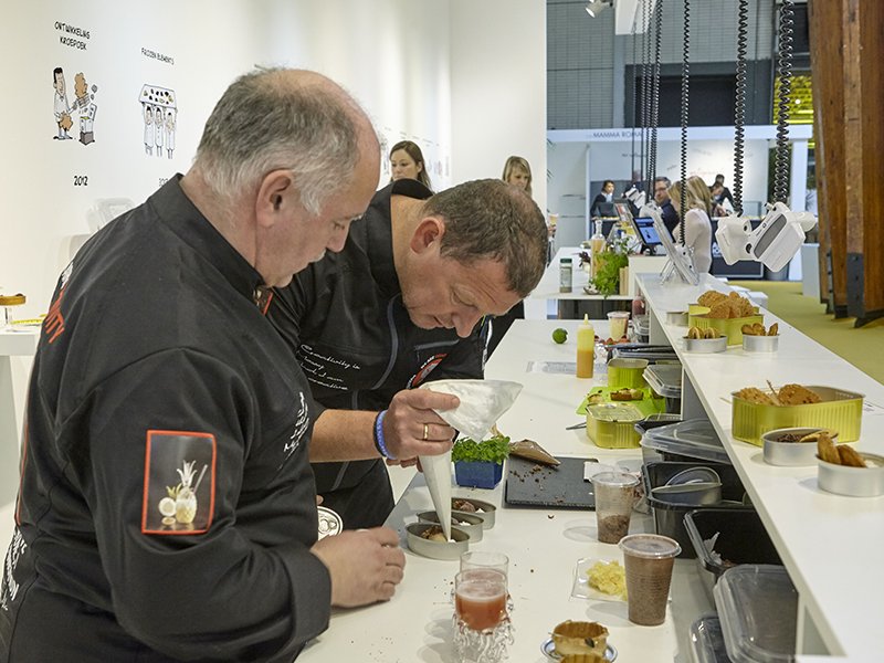 BulletPoint_be's tweet image. Met trots bewonderden we de stand van onze klanten op @TAVOLA_XPO! @DidessBelgium @RDFoodRev @deleyeproducts #tavola2018 #foodmarketing