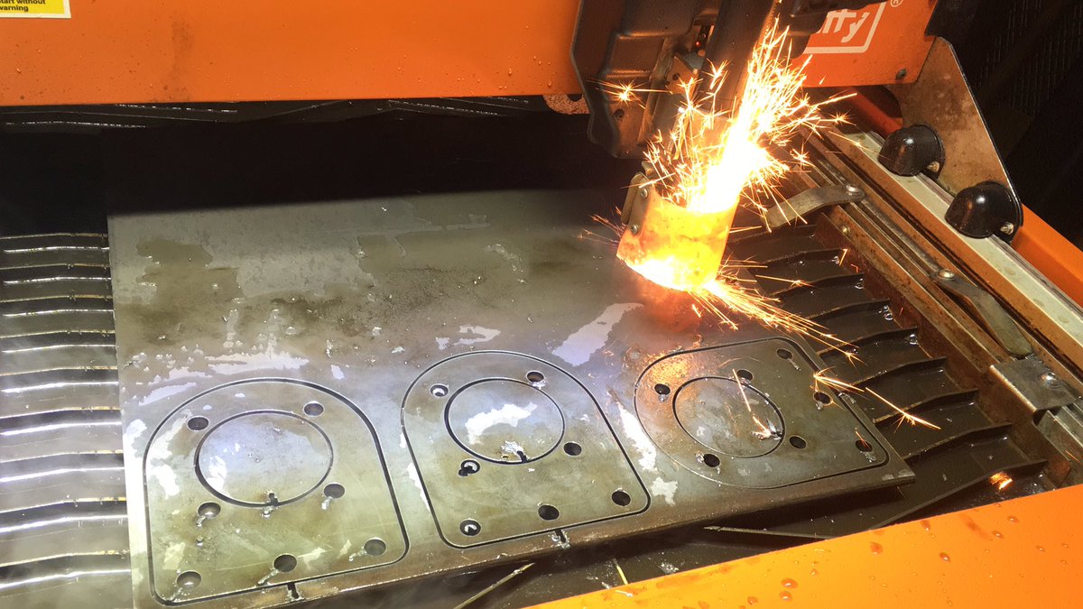 colin_furze's tweet photo. More brackets being cut on the @swiftcutautomation 2nd air cannon video out today at 4pm as well. #furze #plasma #plasmacutting #cnc #swiftcut #workshop #shed #engineering https://t.co/1FX2EK41FU