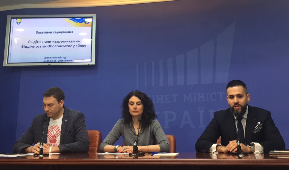 .<a href="/nefyodov/">Max Nefyodov 🇺🇦</a>: Ми не вважаємо, що «прийшла зима» - це поважна причина для непочищених доріг. Так і державні замовники, які щороку оголошують тендери на харчування, повинні робити це завчасно: хоча б в серпні, а не в грудні.