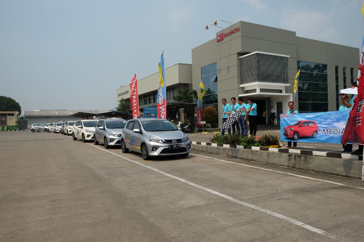 DaihatsuInd's tweet photo. Sore #GenerasiON!
Hari ini #AllNewSirion melakukan media test drive dari Sunter, Jakarta ke BSD, Tangsel nih. https://t.co/3ZIjQsGY4K
