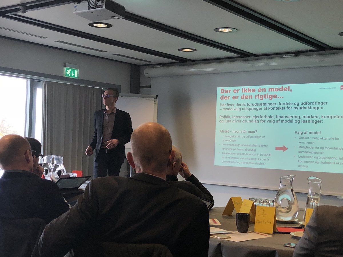 .<a href="/Claus_Ravn/">Claus Ravn</a>: strategisk byudvikling kræver strategisk fokus, lederskab og tværfaglighed - uanset model. Læs om modeller her: realdania.dk/publikationer/… #realdania #byudvikling