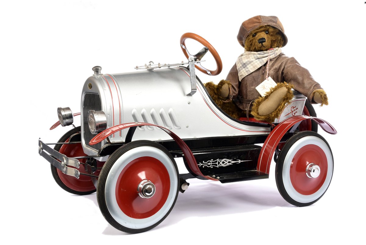 General Toy Auction at @vectisauctions starts at 10.30am. Some fantastic #pedalcars in the sale vectis.co.uk/specialist-and… @ModelCollectors @CollectorClubGB @irishtoys @PedalCarParties