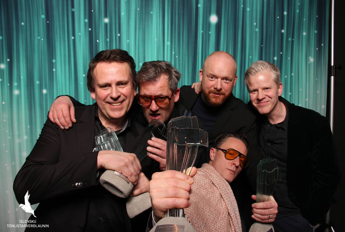 Poppplata ársins, popplag ársins, textahöfundar og söngvari ársins. Nýdanskir eru kampakátir með fern verðlaun á Íslensku tónlistarverðlaununum.