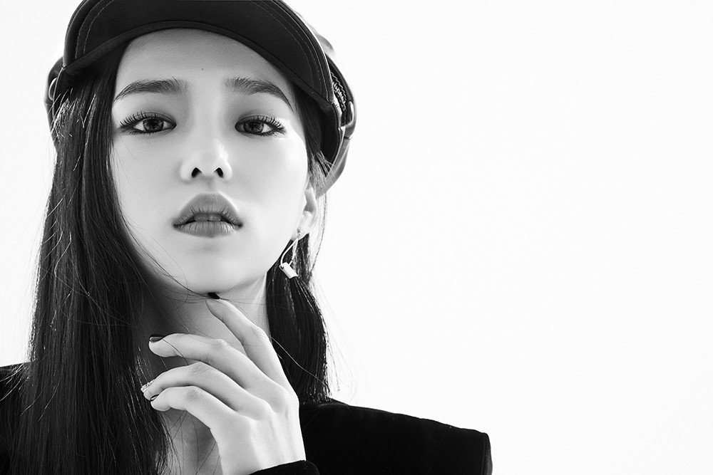 miinnahhhh's tweet photo. CLC's Yeeun to walk her first runway at the '2018 Seoul Fashion Week'
https://t.co/EG280xdwfc by #DewRelease via @c0nvey https://t.co/4VNHFYHfXJ