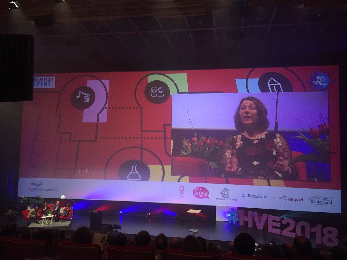 Opening #HVE2018 door <a href="/Dolfjansen/">Dolf Jansen</a> met <a href="/Chrisdoomernik/">Chris Doomernik</a> #HVE2018 Vlotte start bij <a href="/HealthValley/">HealthValley</a> vandaag!