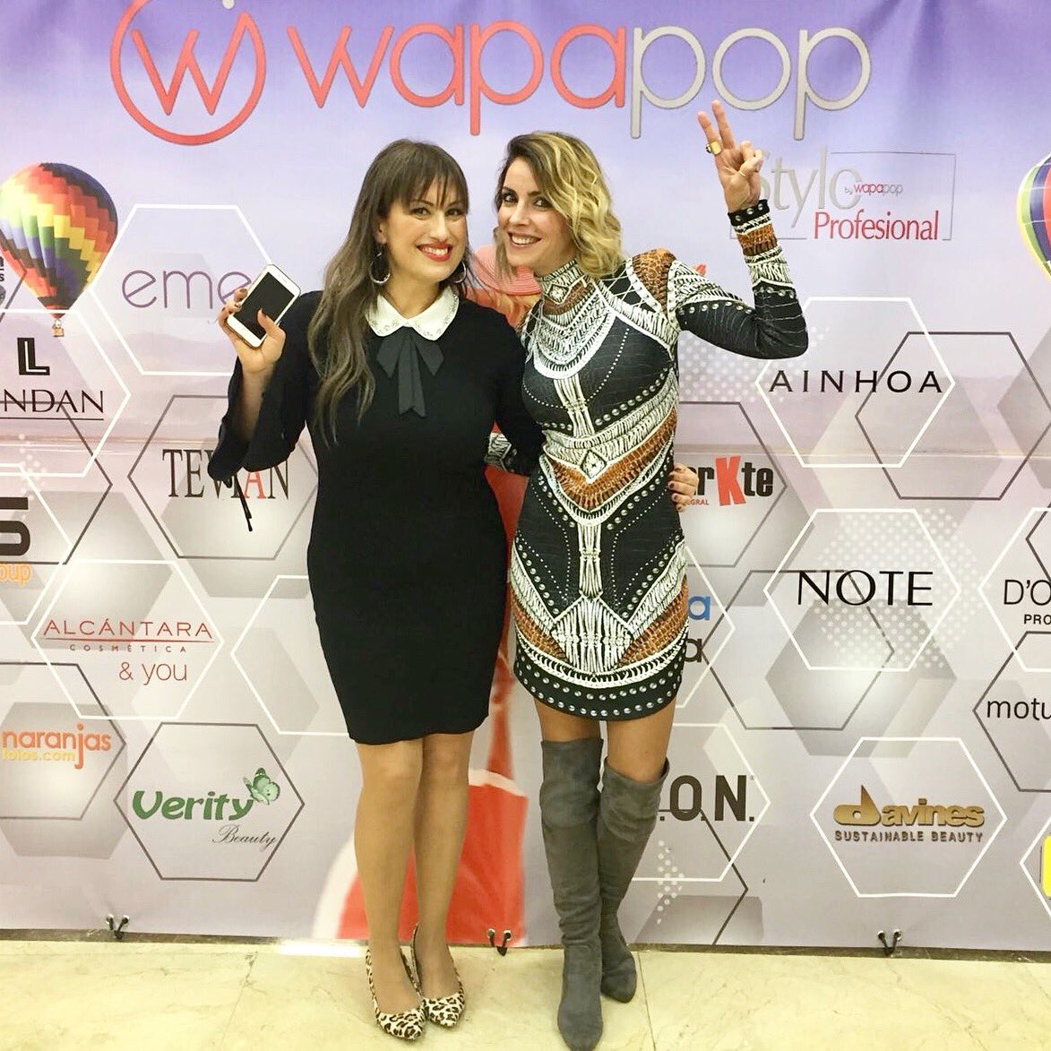 WhynotShopper's tweet image. #BuenosDiasATodos momentos especiales y divertidos en #wapapopvalencia con su madrina de lujo @beajarrin su sonrisa, su simpatía y esa voz que transmite! Quieres saber más?   
whynotshopper.wordpress.com/2018/03/14/wap… 
#style #beauty #moda #influencers #bloggers