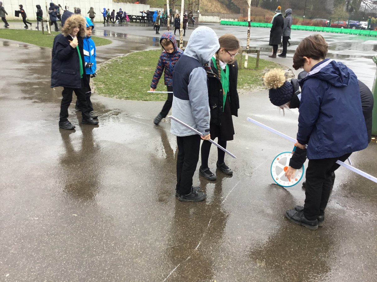 Y3Roundhay's tweet photo. The weather didn’t stop Year 3 from finding the perimeter of outside shapes today 🌨📏 https://t.co/wjzGsmaueU