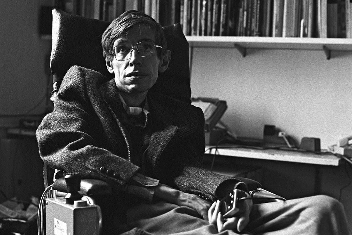 A brief history of Stephen Hawking: A legacy of paradox bit.ly/2FV9ZDC