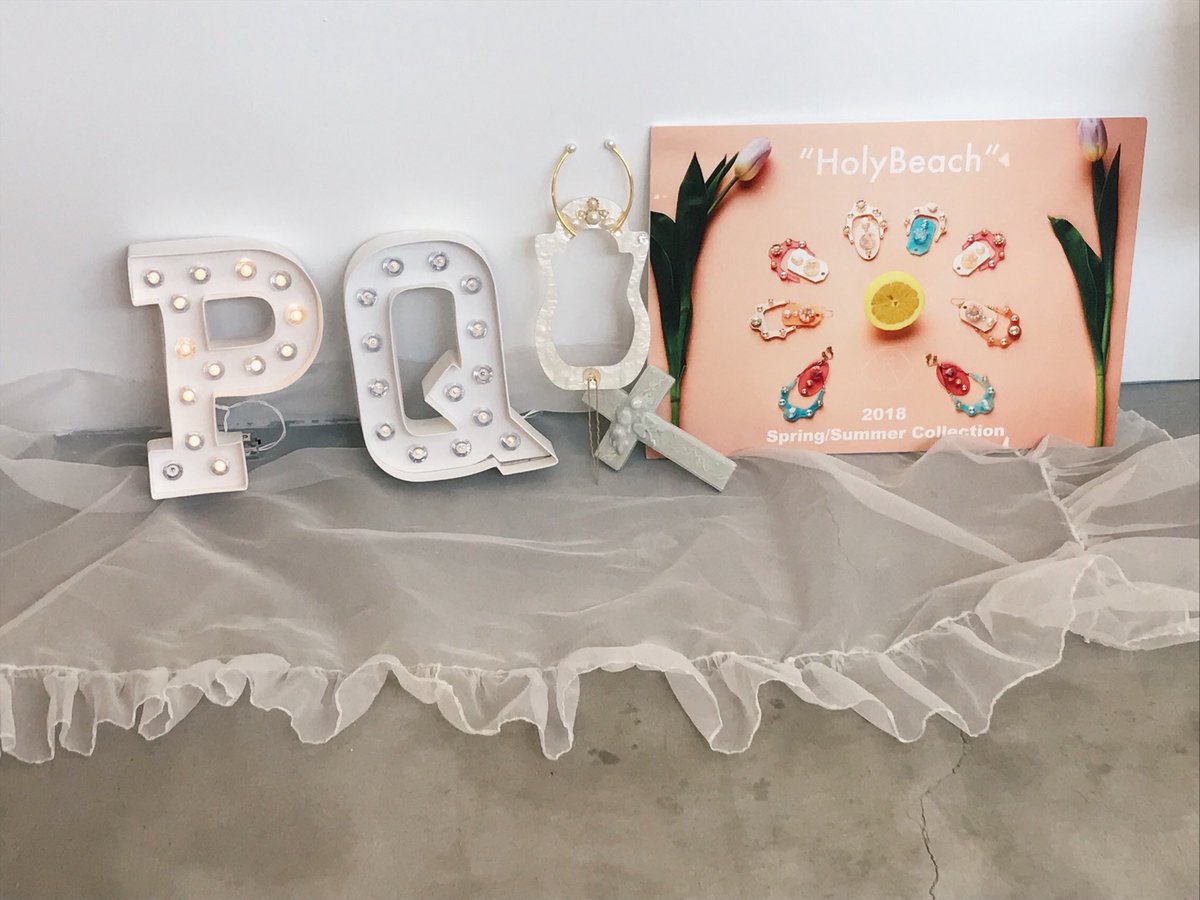 umoresque_'s tweet photo. 今日はかきぴさんのブランドPQ0十(@PQ0ten)の展示会に行ってきました〜🤗
カスタマイズ可という事でかなりウンウン迷いましたが、珊瑚色とターコイズ色のパーツでオーダー。
かわいい！🧡
届くのが楽しみです〜♡
本当に久しぶりにお会い出来たのでうれしかった☺️✨ https://t.co/lH5Zw7tEAU